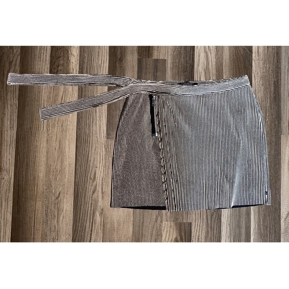 Scotch & Soda Velvet Corduroy Mini Wrap Skirt - Picture 6 of 14